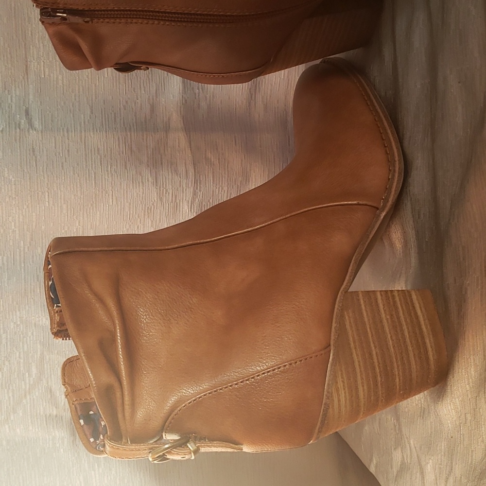 BareTraps brown leather chunk heel ankle boots